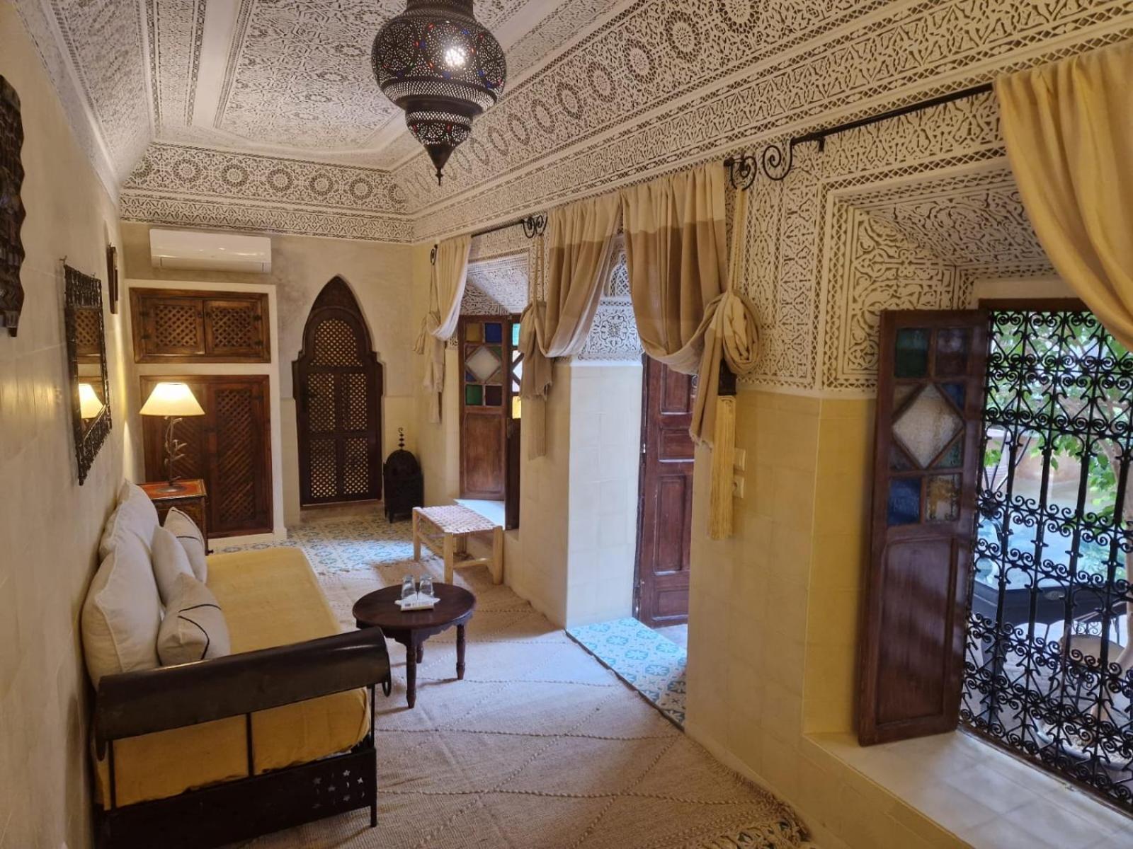 Riad Les Nuits De Marrakech Marrakesh Exterior photo A room at the hotel