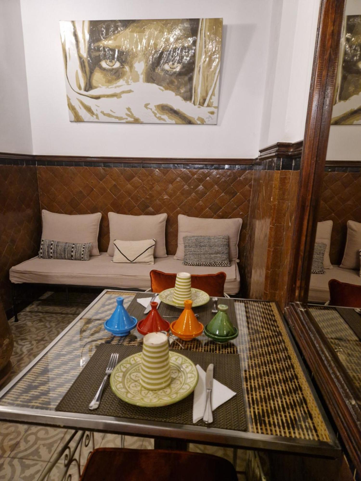 Riad Les Nuits De Marrakech Marrakesh Exterior photo A Moroccan restaurant in Paris